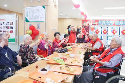 醫養結合看淄博丨淄博鴻巢養護院 全方位服務，提升老年人幸福指數